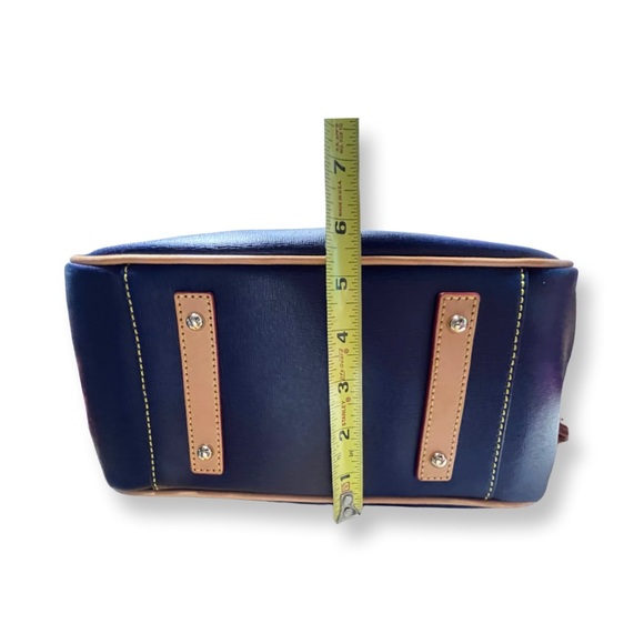 Beautiful Navy Downey and Bourke shoulder bag - Picture 5 of 7